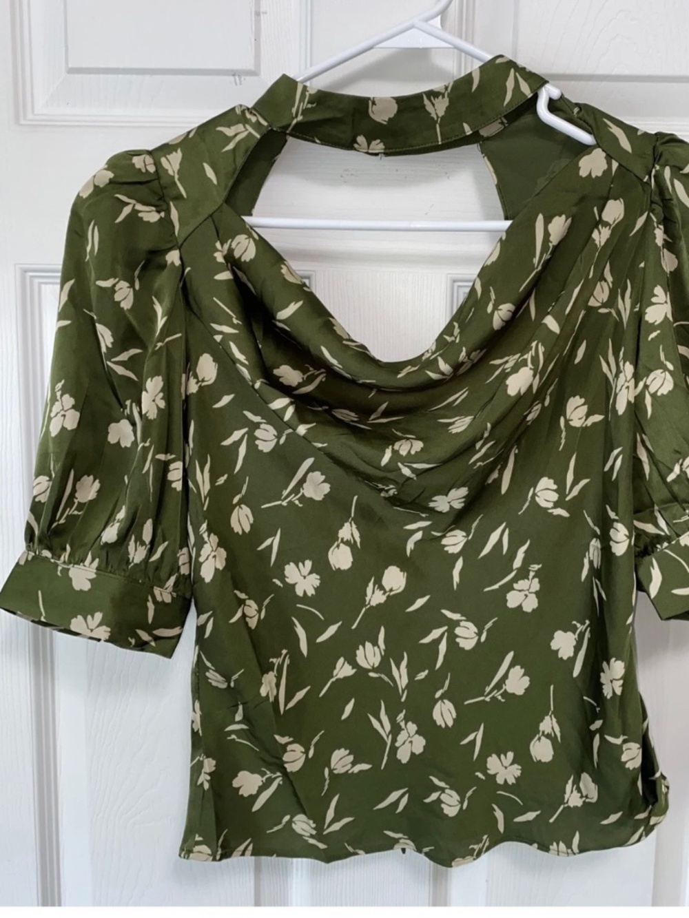 ASTR, size M, olive. NWT